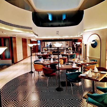 Hyphen Business Hotel Noida Exterior photo