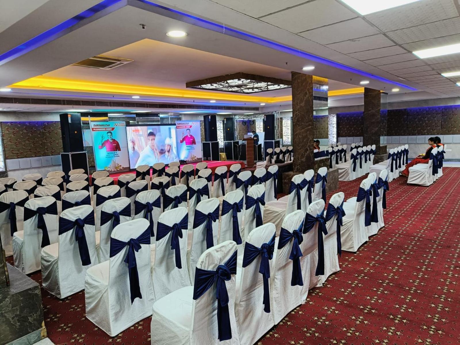Hyphen Business Hotel Noida Exterior photo