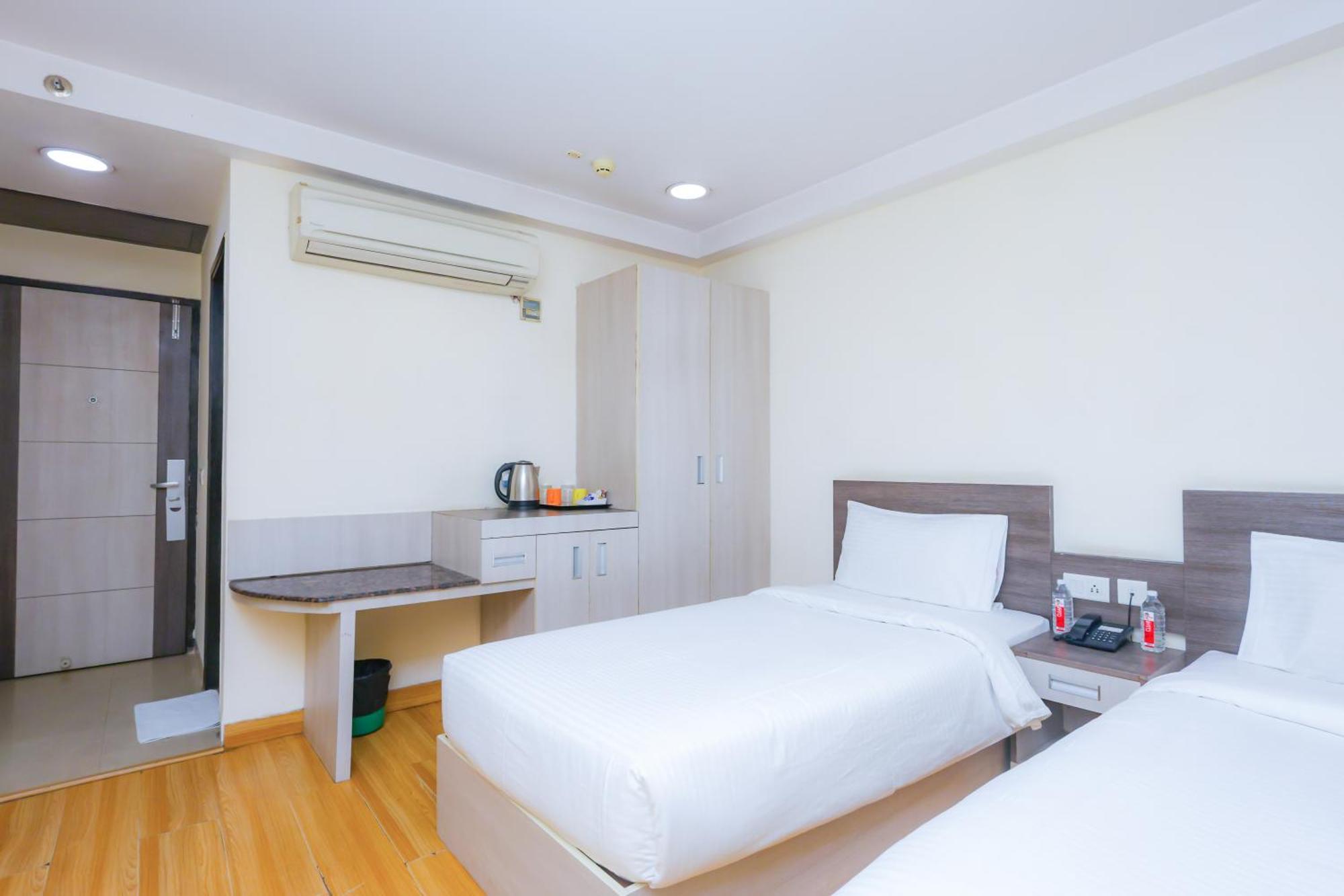 Hyphen Business Hotel Noida Exterior photo
