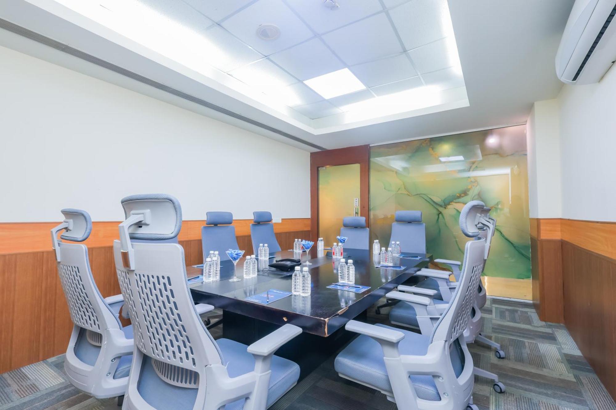 Hyphen Business Hotel Noida Exterior photo