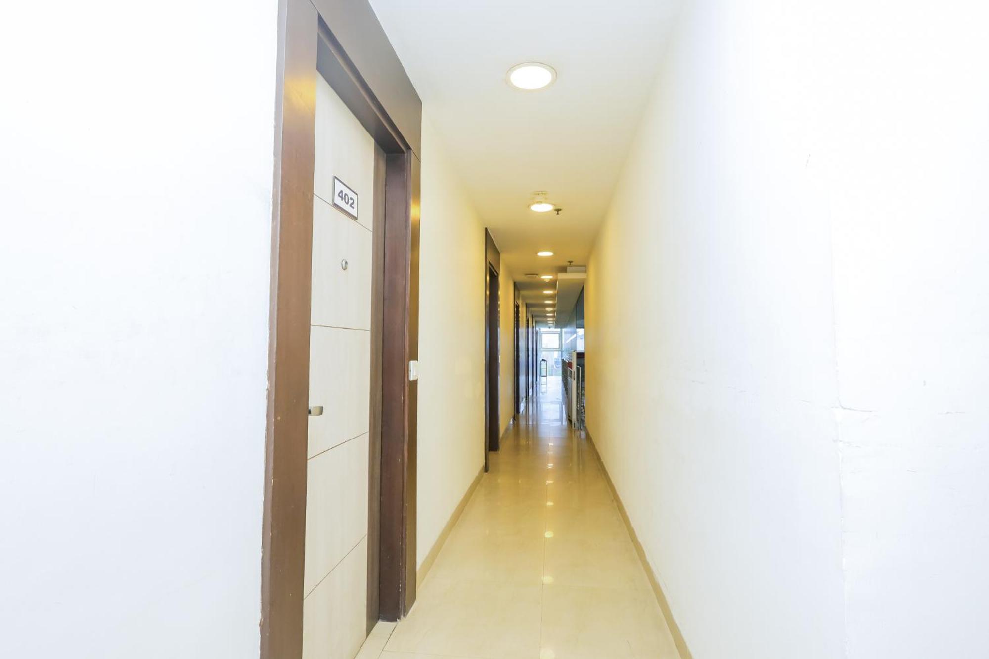 Hyphen Business Hotel Noida Exterior photo